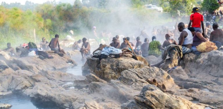 7 Day Uganda Kibiro Camping Safari